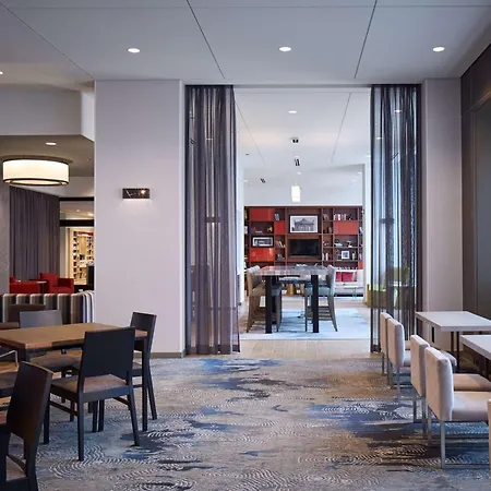 Hampton Inn Chicago West Loop Fulton Market Area