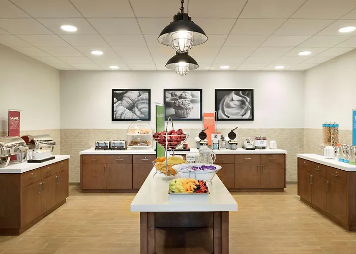 Hampton Inn Chicago West Loop Fulton Market Area Hotel 3*
